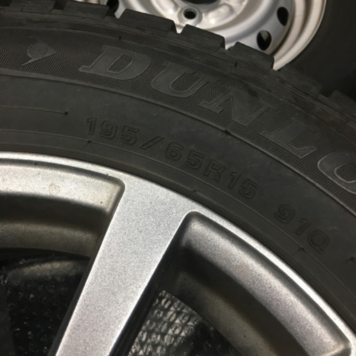 195/65R15 スタッドレスタイヤ、ホイールセット　ヴォクシーノア