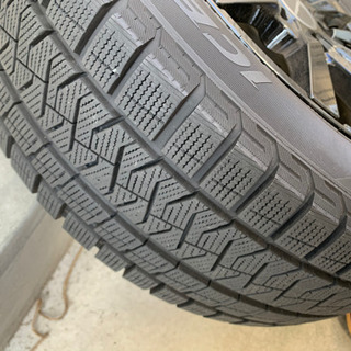 スタッドレスタイヤ(フォルクスワーゲン　トゥーラン)