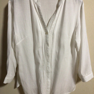 海外で購入　2、3度着ただけ　なかなかない無地　白　他にもあり　...