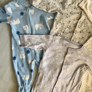 中古ベビー服(冬用)女の子用4枚セットの画像