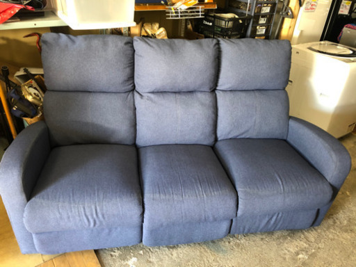 【リサイクルサービス八光、田上店　配達・設置OK】ネイビーブルー　3人掛けリクライニングソファー
