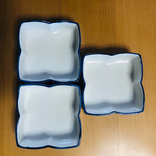 値下げ　未使用　翠泉 角深皿と浅皿のセット　約12㎝角の画像