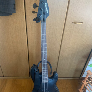 ベース