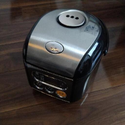 バナソニック炊飯器　3合炊き　SR-MZ051