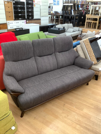 【取りに来れる方限定】ニトリの3人掛けソファーです！