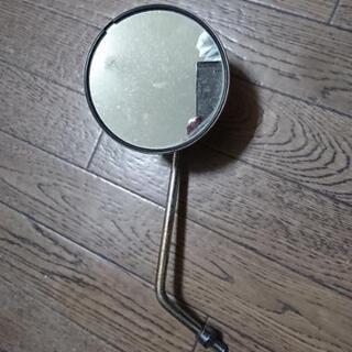 レッツ4ミラー左右あります。