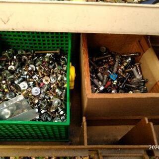 【大量】ネジ ビス 電気小物の画像