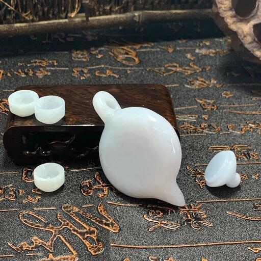 本翡翠　置物 急須セット ミャンマー産 天然本翡翠 ヒスイ A貨 お手作り 本翡翠 置物 急須セット ミャンマー産 天然本翡翠 ヒスイ A貨 お