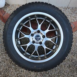 スタッドレスタイヤ（215/60R17）ホイール付き　４本