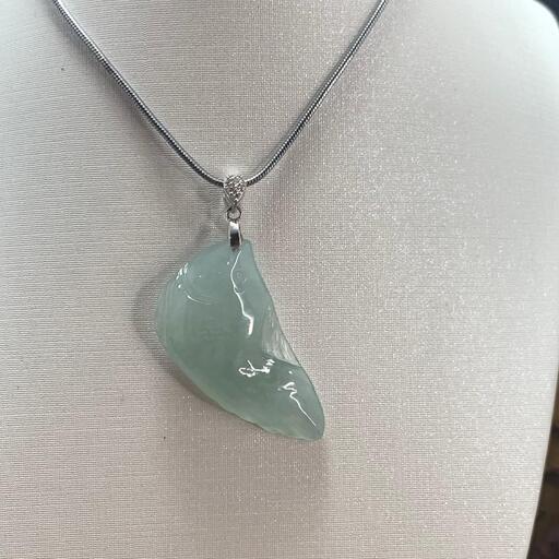 本翡翠　ペンダント  ネックレス 魚 ミャンマー産 天然翡翠 氷ヒスイ グリーン　A貨 誕生日プレゼント 鑑別書 2022072210