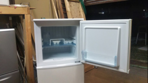 【リサイクルショップ八光　田上店　安心の3か月保証　配達・設置OK】アビテラックス 138L 2ドア冷蔵庫（直冷式）ホワイトストライプAbitelax AR-143E