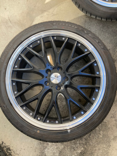 タイヤ売ります（245/40R20）BADX ロクサーニ　マルチフォルケッタ