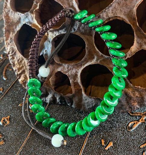 ブレスレット ミャンマー産 本翡翠 ヒスイ 無化学加工 緑色 誕生日