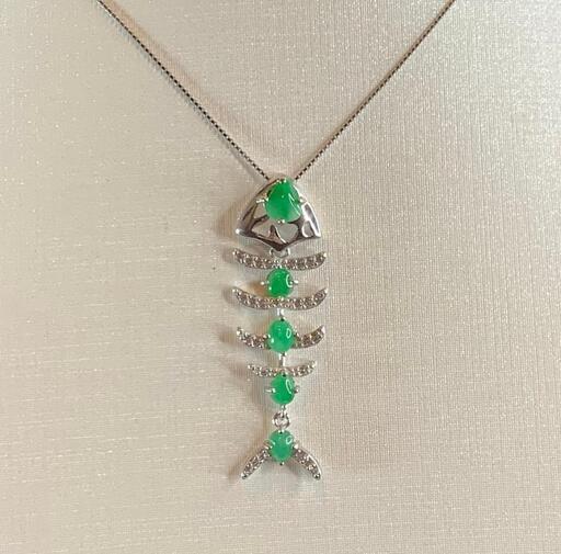 福袋 ネックレス かわいい 魚 本翡翠 ヒスイ 高級緑色 縁起物 誕生日プレゼント