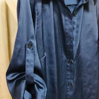 セシルマクビー ロールアップシャツブラウスCECIL McBEE 紺ネイビーの画像