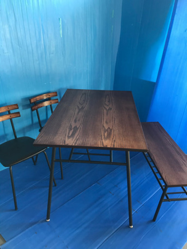 カントリー調の食卓セット ベンチ椅子タイプ