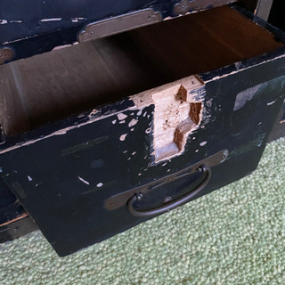 ☆差し上げます☆ 古いタンス　黒色　５段　小引き出し付きの画像