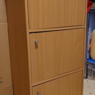 ホームセンターのカラーボックス