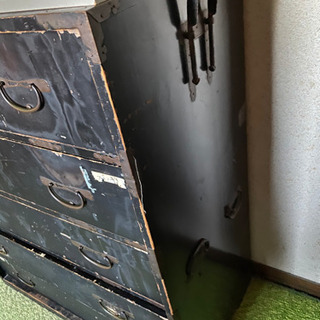 ☆お取引中です☆  差し上げます☆ 古いタンス　５段の画像