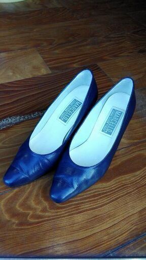 ★完売★再値下げ★☆USED☆　ネイビー・本革ハイヒール