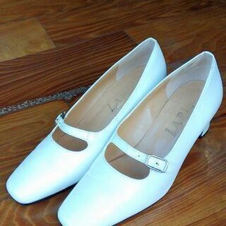 ★完売★値下げ★☆USED☆　ホワイト×ベルト・本革ハイヒール