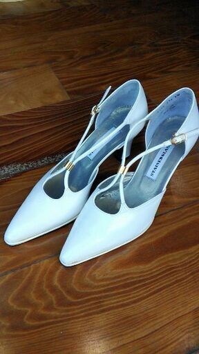 ★完売★SALE★☆USED美品☆　ホワイト・本革ハイヒール