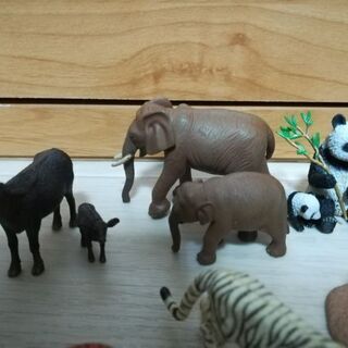 親子動物フィギュアの画像