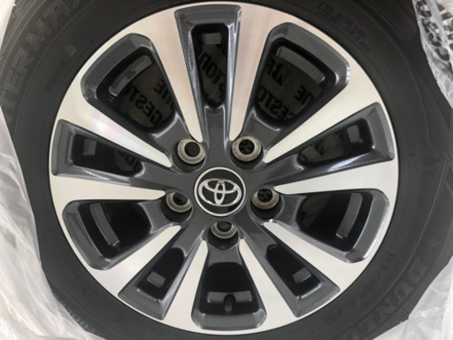 値下げしました！トヨタ エスクァイア 後期 純正アルミホイール スタッドレスタイヤ (スノータイヤ) ZWR80純正  ノア ヴォクシー 流用