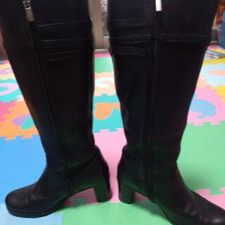 T.U.B.Models の本革ブーツの画像