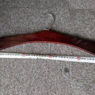  !!純!! 5本セット　純木製ハンガー（滑り止め付きです）センスいいです 　 アパレル  の画像