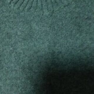 断捨離値下げしました!　今日から活躍！😄ユニクロ〜　落ち着いた緑色のセーター　ウール100%🌟の画像
