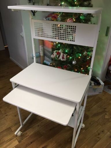 ニトリ　パソコンデスク　スタンリー２　WH