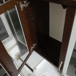 コンセント付き　食器棚の画像