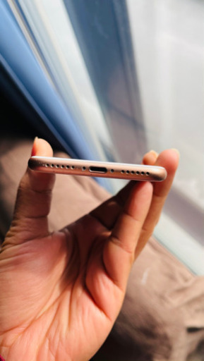 iPhone 8 64GB SIM 自由