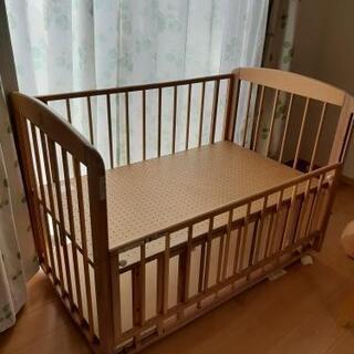 カトージ　ベビーベッドの画像