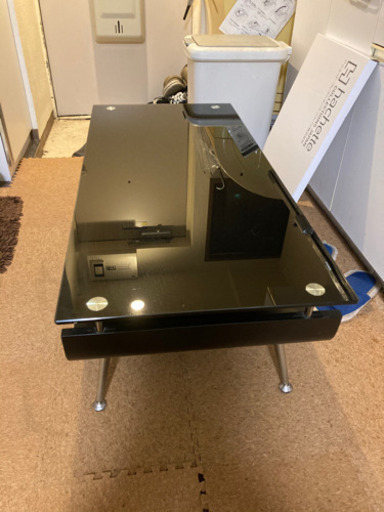 ガラステーブル