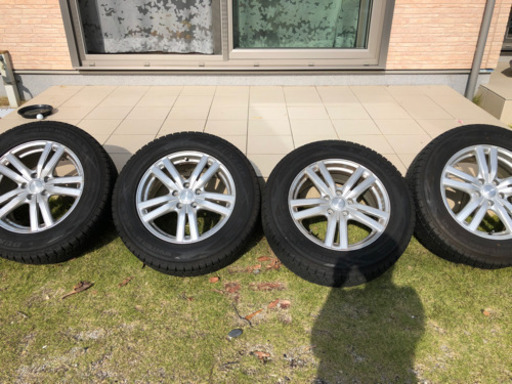 エクストレイルスタッドレスタイヤ ダンロップ17インチ