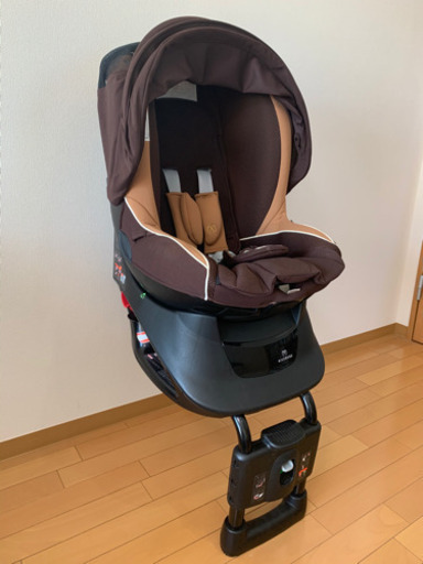 ※値下げしました　エールベベ 最上位モデル 綺麗 クルット NT２ プラウド 回転 ターン チャイルドシート 新生児 ～