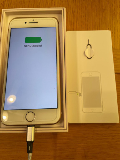Iphone8 Gold 64GB (取引中)