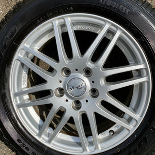 16インチ🚘　215/60R16 スタッドレス　4本セット