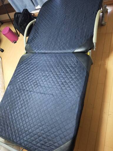 折り畳み式ベッドを譲ります（商品価格相談可能）