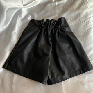 新品未使用⭐︎INGNI フェイクレザーキュロットパンツの画像
