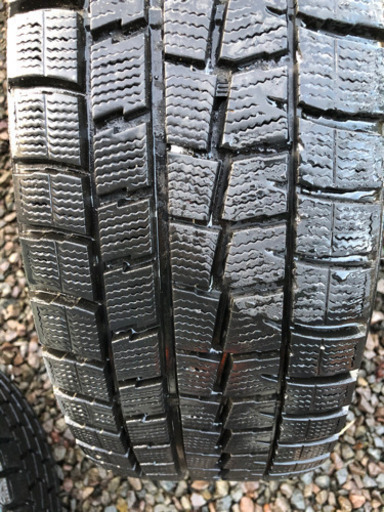スタッドレスタイヤ(215/60R16)ダンロップウィンターマックス