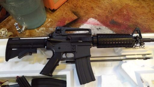 値下げしました【店舗同時販売中】マルイ　M4A1　電動ガン　すぐに遊べるセット【店頭ご来店購入限定】