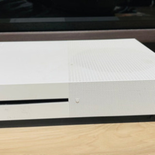 XBOX ONE S 1TB & 2 ワイヤレス コントローラー