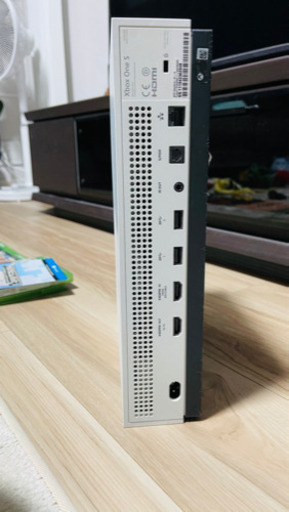 XBOX ONE S 1TB & 2 ワイヤレス コントローラー