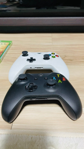 XBOX ONE S 1TB & 2 ワイヤレス コントローラー