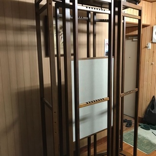 カナダ製木製回転式ハンガーラック