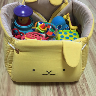 子供用おもちゃ入れ、おもちゃ詰合せの画像