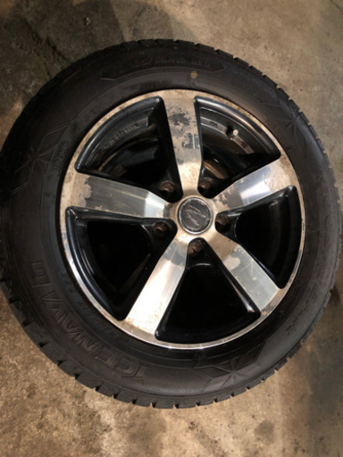 スタッドレス　15インチ　185/65r15 ばり目　17年製